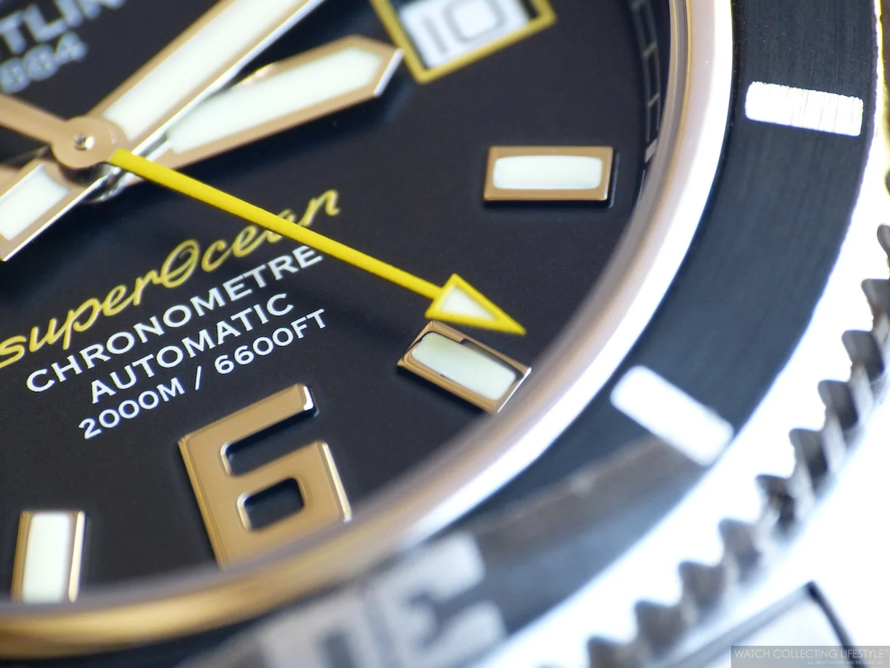 Macros Breitling SuperOcean 44 Yellow Abyss. Very Nice Under the